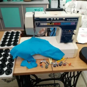 Toyota 7700 Sewing Machine - Image 4
