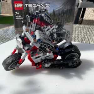 Lego Technic Motorbike - Image 3
