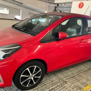 2019 Toyota Yaris 1.5 VVT-h Icon 6 5dr Hatchback with reverse camera - Image 2