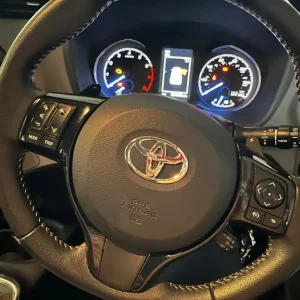 2019 Toyota Yaris 1.5 VVT-h Icon 6 5dr Hatchback with reverse camera - Image 5