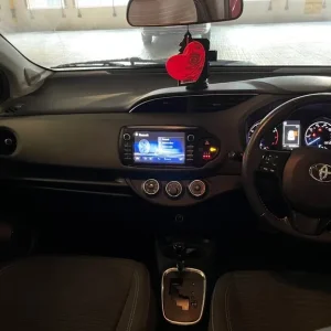 2019 Toyota Yaris 1.5 VVT-h Icon 6 5dr Hatchback with reverse camera - Image 6
