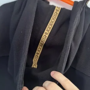 Black and gold Hugo Boss zip up - Image 5