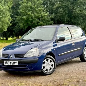 Automatic Renault Clio 1.4 Petrol - Image 2