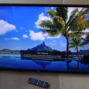 43 inches 4K LG Smart TV with wall mount - Image 4