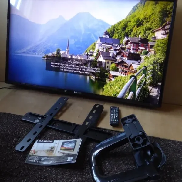 43 inches 4K LG Smart TV with wall mount