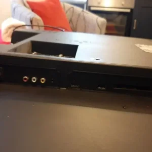 Toshiba 40-inch LCD TV 40BV700B - Image 7