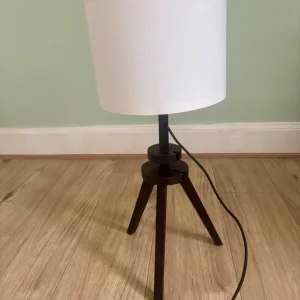 Four lamps, one tall, three table top - Image 4