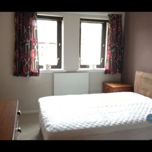 2 bedroom flat in Durward Court, G41 - Image 3