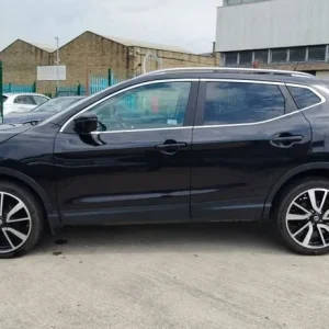 2015 Nissan Qashqai 1.6 dCi Tekna 5-door hatchback - Image 7