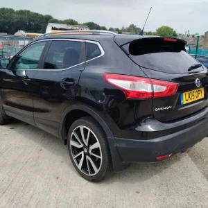 2015 Nissan Qashqai 1.6 dCi Tekna 5-door hatchback - Image 8