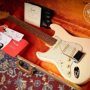 Fender 1961 Reissue Stratocaster Left Hand Olympic White - Image 2