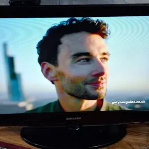 Samsung 32in Freeview LE32C45 TV with remote and manual - Image 6