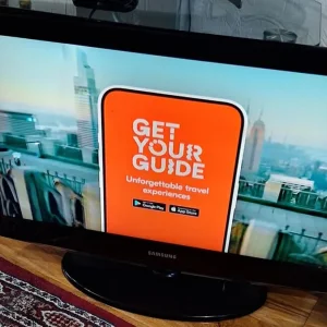 Samsung 32in Freeview LE32C45 TV with remote and manual - Image 7