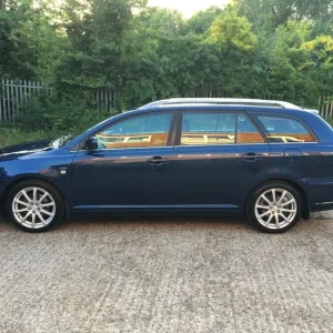 Toyota Avensis Estate 2.0 Automatic Petrol ULEZ 5 Door - Image 4