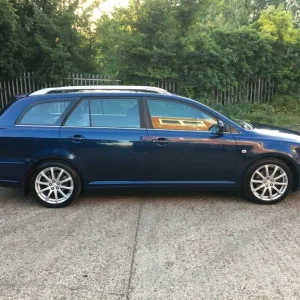 Toyota Avensis Estate 2.0 Automatic Petrol ULEZ 5 Door - Image 8