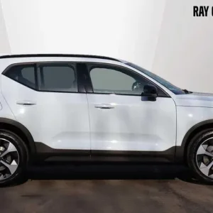 2025 Volvo XC40 Estate B3 Plus Dark with Heated Seats, Apple Carplay, Park Camera - Image 3