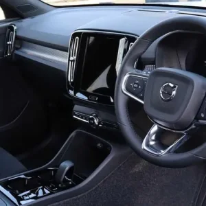 2025 Volvo XC40 Estate B3 Plus Dark with Heated Seats, Apple Carplay, Park Camera - Image 7