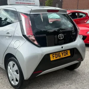 2016 Toyota AYGO 1.0L VVT-i x-play hatchback - Image 4