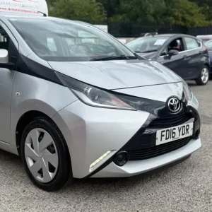 2016 Toyota AYGO 1.0L VVT-i x-play hatchback - Image 6