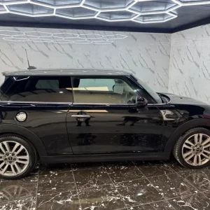 2017 MINI Cooper S Seven Edition 2.0 Petrol Manual - Image 3