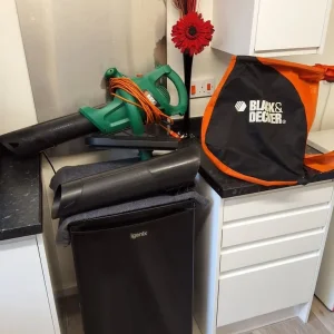 Black & Decker blower and vacuum with big extension pipe - Image 2