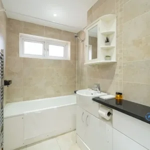 3 bedroom flat in Tiptree, Colchester - Image 2