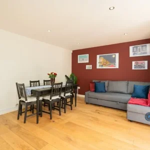 3 bedroom flat in Tiptree, Colchester - Image 8