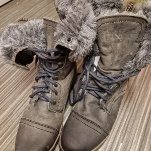 Steve Madden leather combat boots size 5 - Image 4