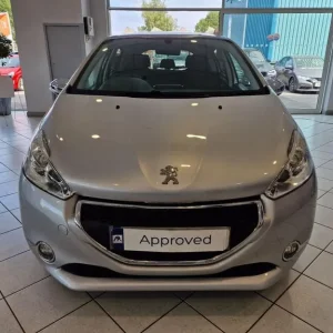 2014 Peugeot 208 1.6 e-HDi Style Euro 5 5-door hatchback - Image 2