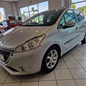 2014 Peugeot 208 1.6 e-HDi Style Euro 5 5-door hatchback - Image 3