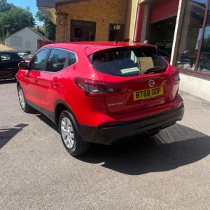 2018 Nissan Qashqai DIG-T VISIA Hatchback Petrol Manual - Image 8