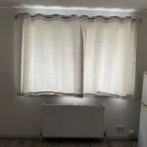Ground floor studio with private shower and fridge freezer - Image 2