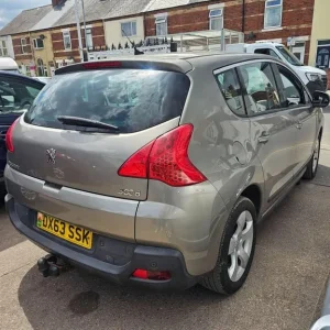2013 Peugeot 3008 1.6 HDi Active Diesel 5-door Hatchback - Image 4