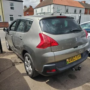 2013 Peugeot 3008 1.6 HDi Active Diesel 5-door Hatchback - Image 5
