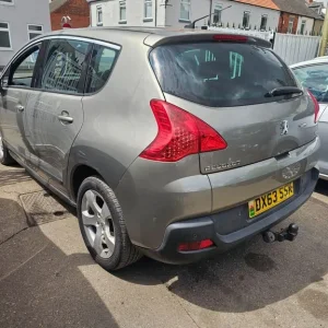 2013 Peugeot 3008 1.6 HDi Active Diesel 5-door Hatchback - Image 7