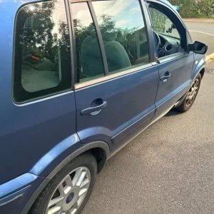 Ford Fusion Hatchback 2006 Manual 1.4L 5-door - Image 2