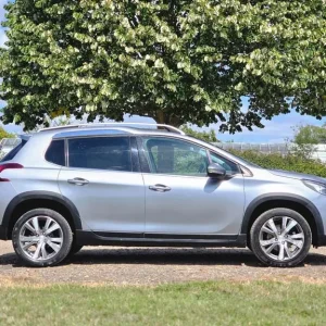 2018 Peugeot 2008 1.2 PureTech Allure EAT Euro 6 5-door hatchback - Image 4
