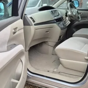 Toyota Estima WELCAB 2006 2.4L 4X4 Silver - Image 2