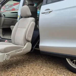 Toyota Estima WELCAB 2006 2.4L 4X4 Silver - Image 3