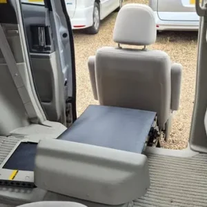 Toyota Estima WELCAB 2006 2.4L 4X4 Silver - Image 4