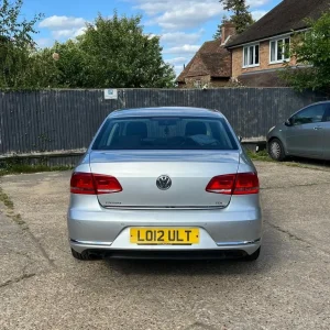 Volkswagen Passat Saloon 2012 Manual 1598cc 4-door - Image 4