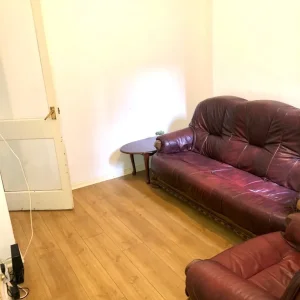 3 bed house in Holylands - Image 2