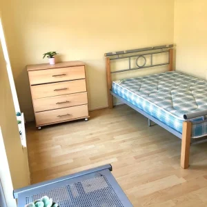 3 bed house in Holylands - Image 7