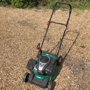 Briggs and Stratton Lawn Mower - 46cm self-propelled - Image 2