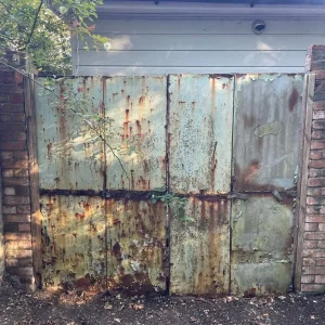 Rusty Garage Door - Image 3