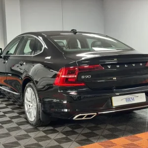 2017 Volvo S90 2.0 D4 Inscription Auto Euro 6 4dr Estate - Image 4