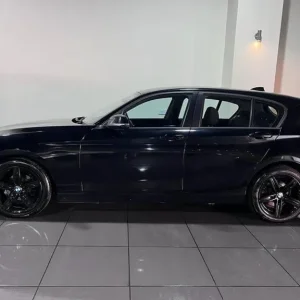 2011 BMW 1 Series 2.0d Sport Hatchback 5dr Manual - Image 4