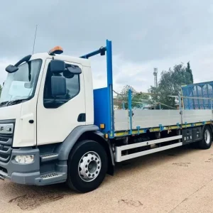 2018 DAF LF 230 18 TON BEAVERTAIL WITH FULL WIDTH RAMP - Image 2