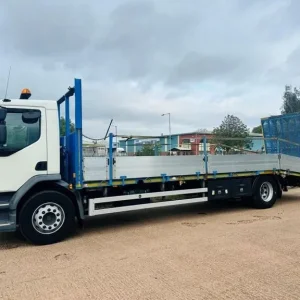 2018 DAF LF 230 18 TON BEAVERTAIL WITH FULL WIDTH RAMP - Image 3
