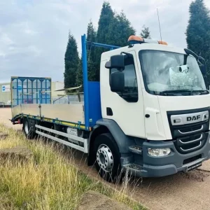 2018 DAF LF 230 18 TON BEAVERTAIL WITH FULL WIDTH RAMP - Image 6